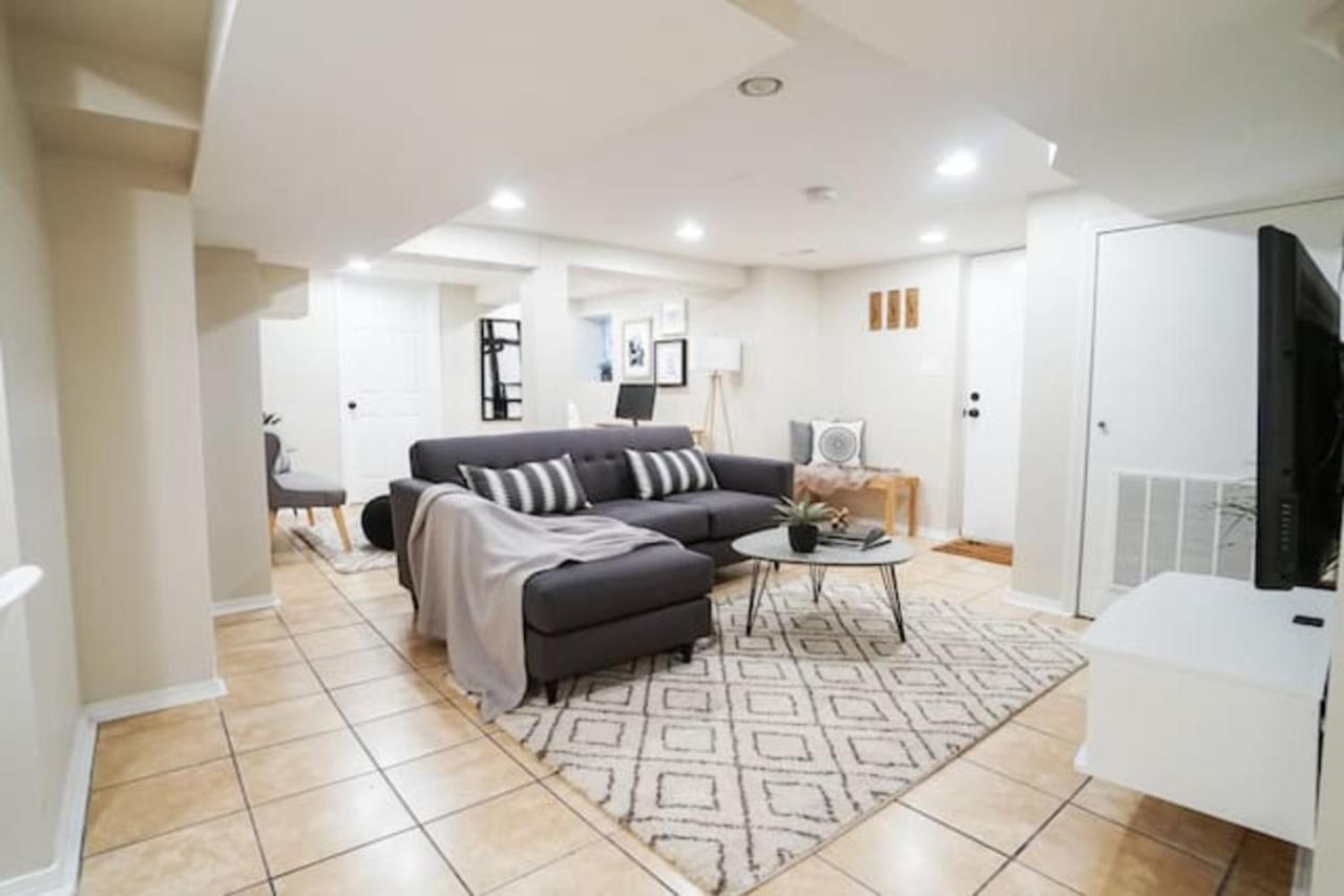 1Br Trendy Basement Apt With Laundry & Parking - Central Trendy Dunning Exterior foto